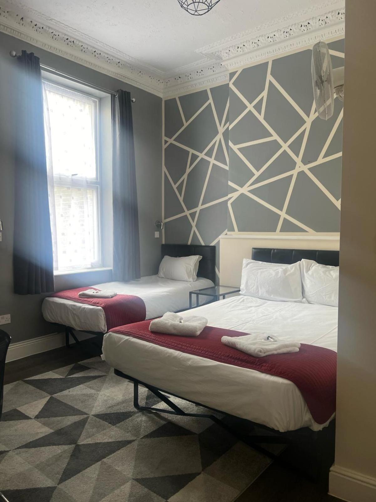 Saba Rooms And Apartments 런던 외부 사진