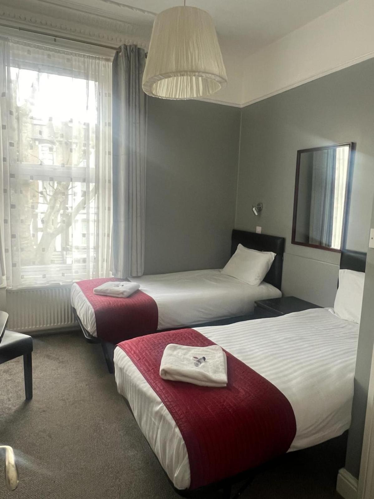 Saba Rooms And Apartments 런던 외부 사진