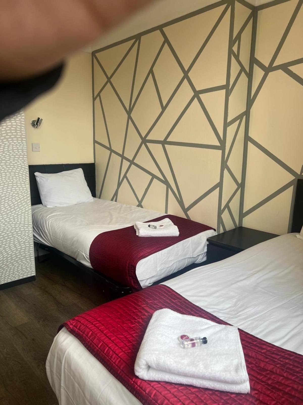 Saba Rooms And Apartments 런던 외부 사진