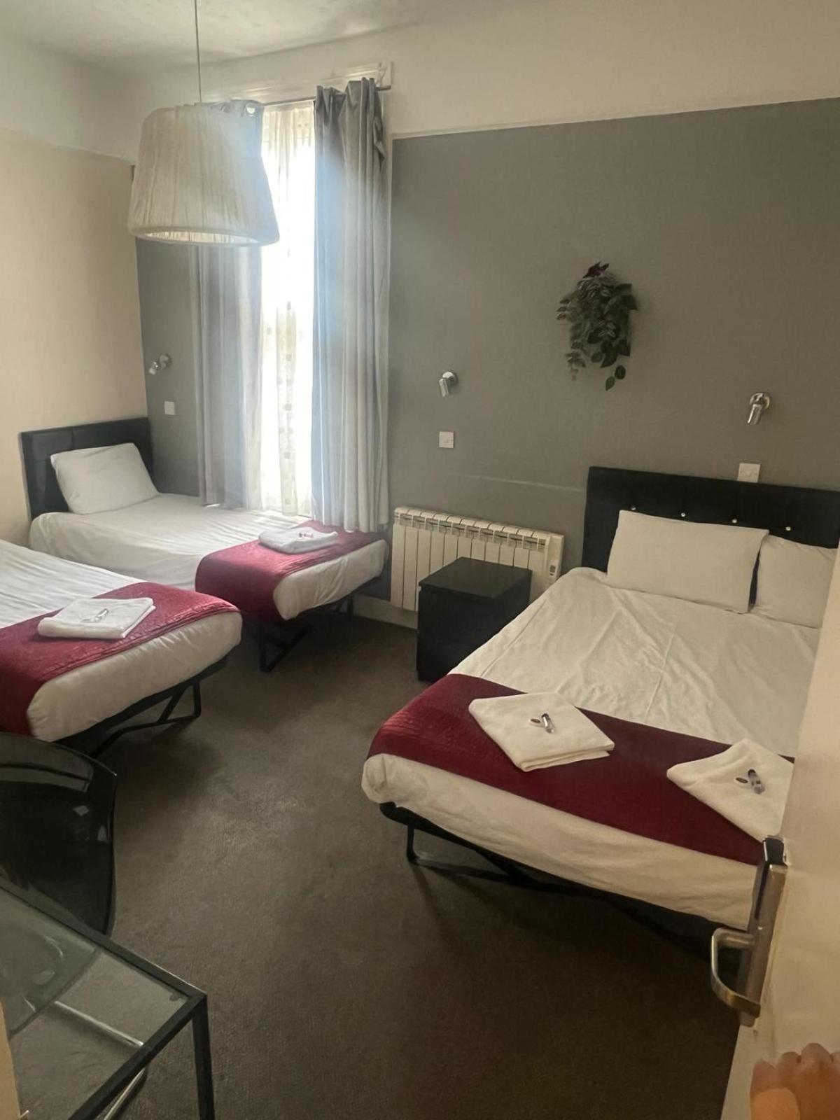 Saba Rooms And Apartments 런던 외부 사진
