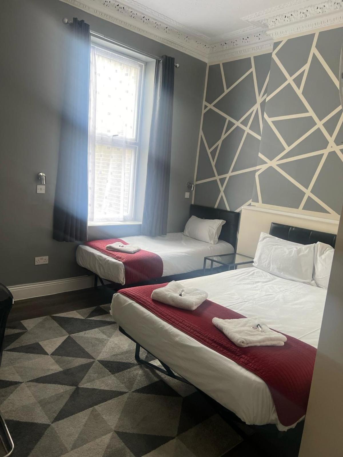 Saba Rooms And Apartments 런던 외부 사진