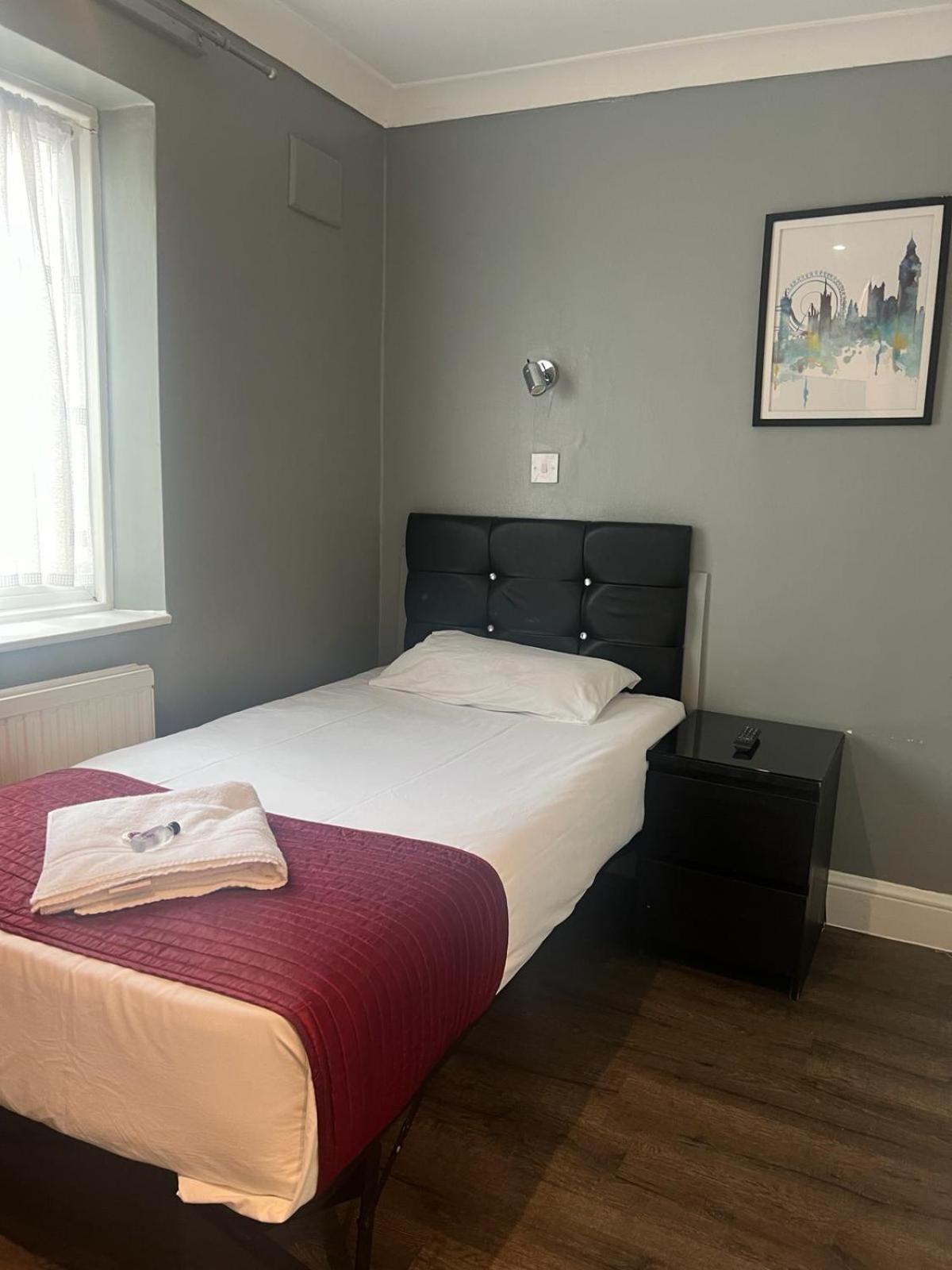 Saba Rooms And Apartments 런던 외부 사진